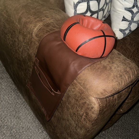 Boys basketball pictures and cup and remote holder. - Picture 4 of 7